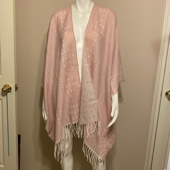 Gentle Fawn Kimono - Picture 2 of 9